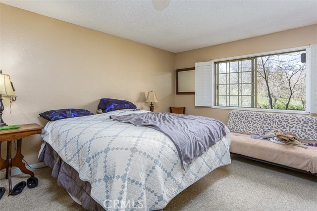 Detail Gallery Image 17 of 26 For 18571 Glenview Ct, Tehachapi,  CA 93561 - 3 Beds | 3/1 Baths