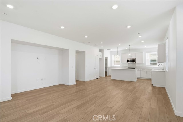 Detail Gallery Image 12 of 29 For 9329 via Azul, Pico Rivera,  CA 90660 - 3 Beds | 3 Baths