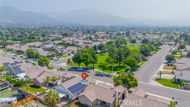 7404 Marshall Court, Highland CA: https://media.crmls.org/medias/43dab26b-40f3-4c7b-9a39-bf03269a4584.jpg
