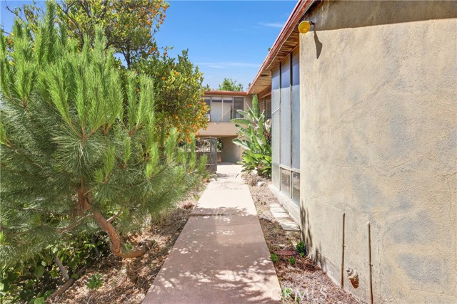 3868 Scadlock Lane, Sherman Oaks CA: https://media.crmls.org/medias/43db3b5d-c098-49d0-8a75-9eea8bab42e9.jpg