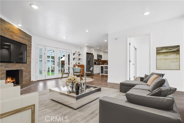Detail Gallery Image 7 of 24 For 23251 Hamlin St, West Hills,  CA 91307 - 4 Beds | 2 Baths