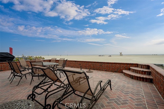 Detail Gallery Image 13 of 40 For 6804 W Oceanfront, Newport Beach,  CA 92663 - 4 Beds | 4/1 Baths