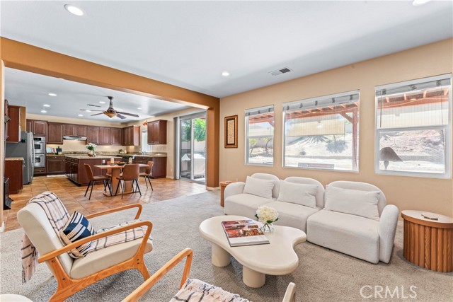 Detail Gallery Image 22 of 55 For 12113 Jonathan Dr, Riverside,  CA 92503 - 4 Beds | 2/1 Baths