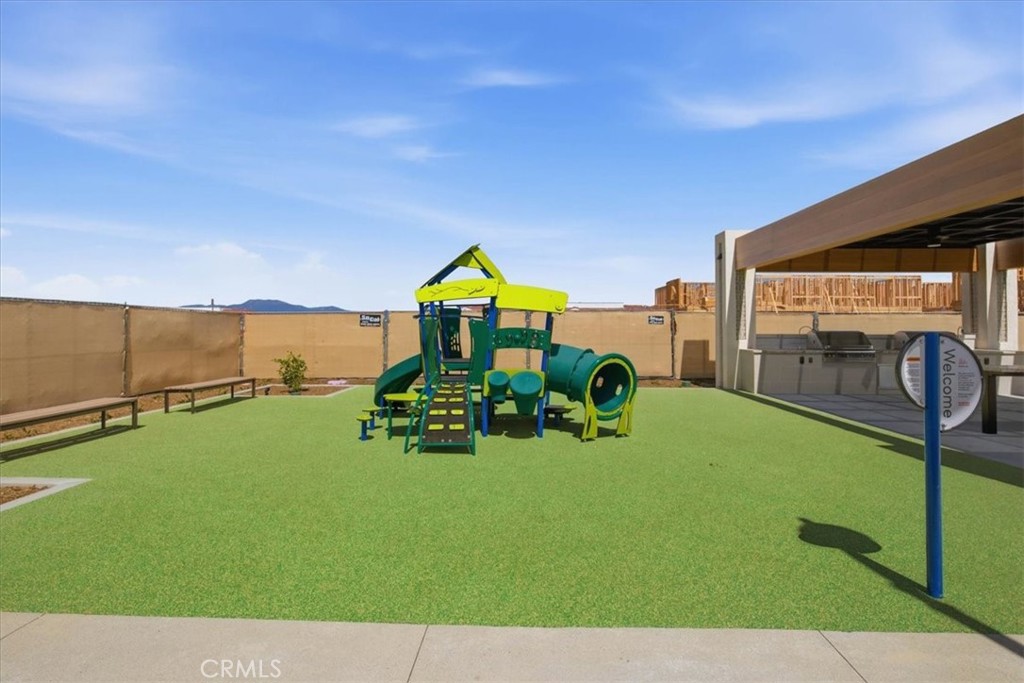 https://media.crmls.org/medias/43dc798a-ef97-481d-a03a-ab805bb1fce1.jpg?preset=X-Large