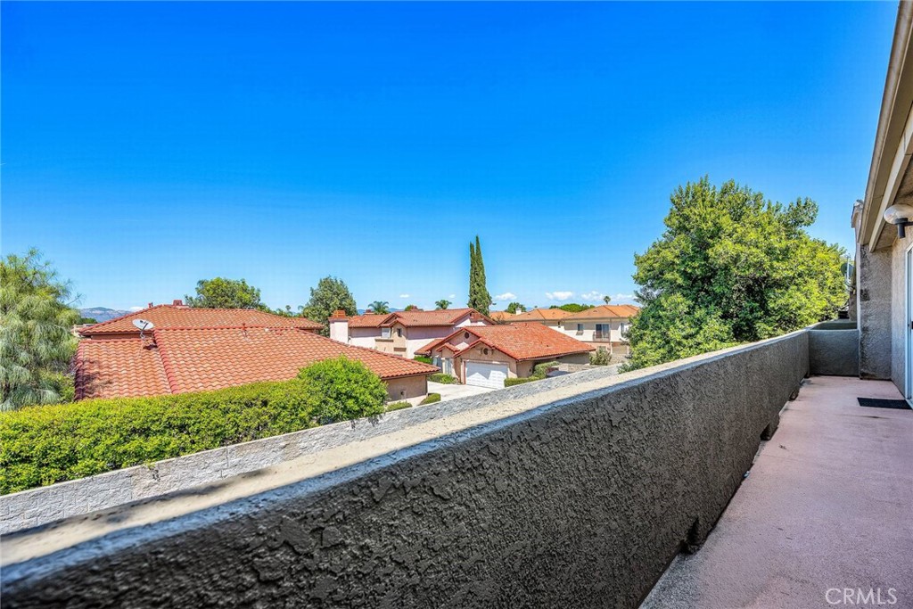 https://media.crmls.org/medias/43dcb6f1-5453-45f7-b6a4-1e23d4cd3d90.jpg?preset=X-Large