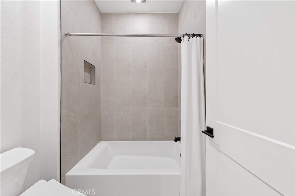 https://media.crmls.org/medias/43dcf1f7-817e-4d46-a933-8d89de25f7cb.jpg?preset=X-Large