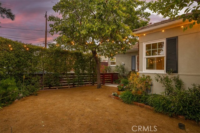 516 S Sparks S Street, Burbank CA: https://media.crmls.org/medias/43dd3f2d-f0cd-4cde-ba78-935d80e1544f.jpg