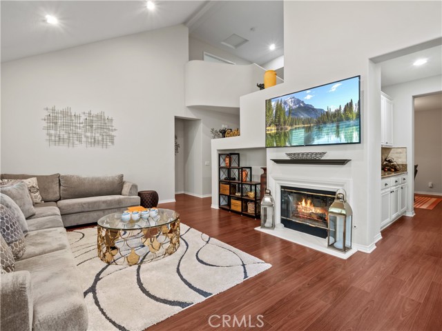 Detail Gallery Image 16 of 39 For 28532 Agajanian, Saugus,  CA 91390 - 4 Beds | 3 Baths