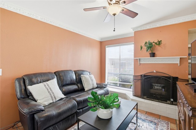 Detail Gallery Image 12 of 33 For 222 N Rose #8,  Burbank,  CA 91505 - 2 Beds | 2 Baths