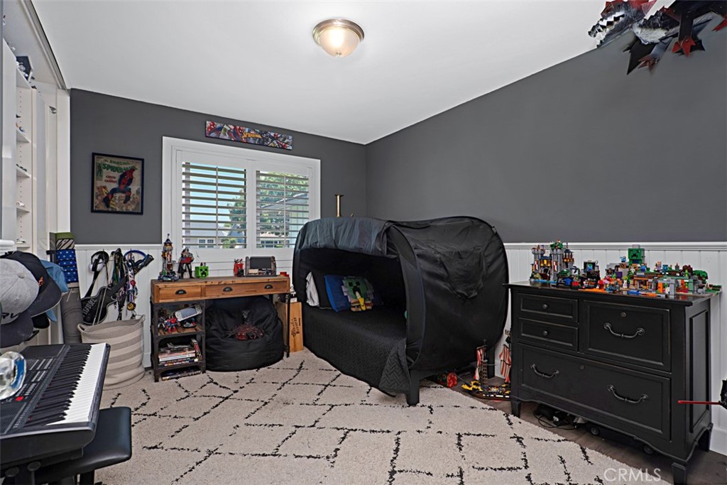 https://media.crmls.org/medias/43e0b890-8866-489d-9979-58318e70313d.jpg?preset=X-Large