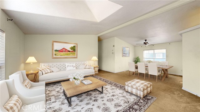 Detail Gallery Image 8 of 37 For 3595 Santa Fe Ave #209,  Long Beach,  CA 90810 - 3 Beds | 2 Baths