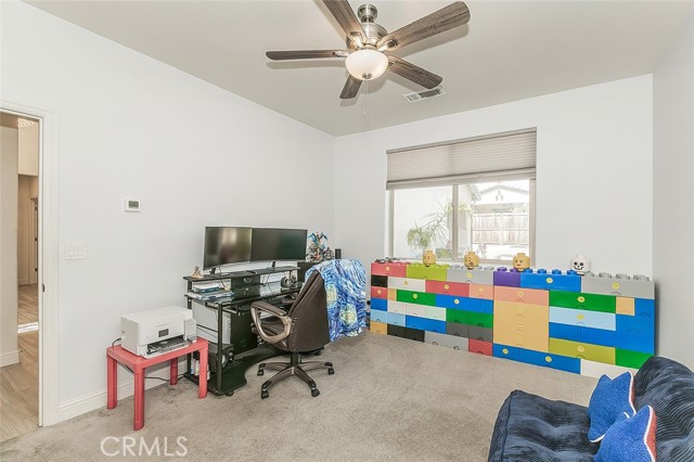 Image 24 of 75 For 877 Treasure Hills