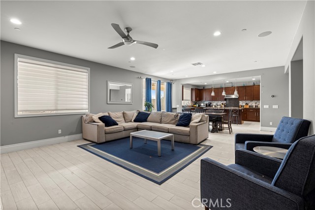 Detail Gallery Image 5 of 39 For 5052 Clematis Ct, Jurupa Valley,  CA 91752 - 5 Beds | 3/1 Baths