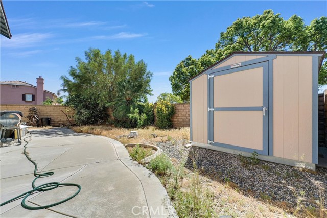 Detail Gallery Image 28 of 39 For 5762 Pine Valley, Fontana,  CA 92336 - 3 Beds | 2/1 Baths