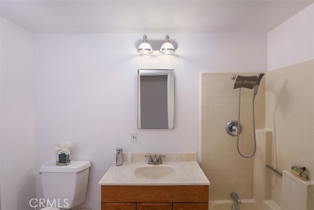 3953 Santa Carlotta, La Crescenta CA: https://media.crmls.org/medias/43e3b3f3-cbdc-49ee-8bde-1c259e46deb4.jpg