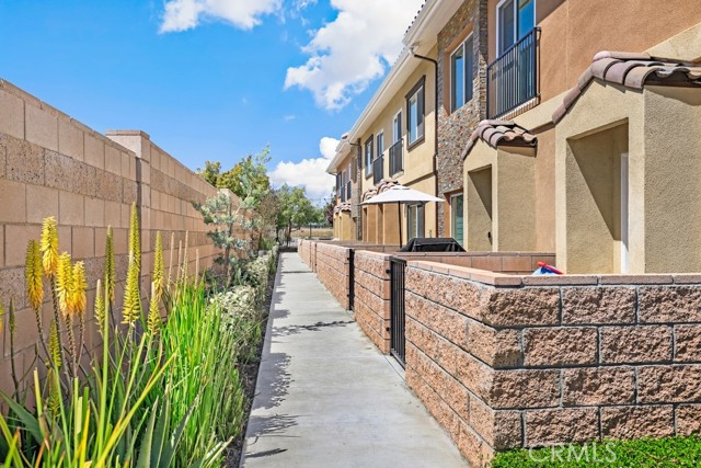 Detail Gallery Image 6 of 34 For 16425 Arrow Bld #1113,  Fontana,  CA 92335 - 3 Beds | 2/1 Baths