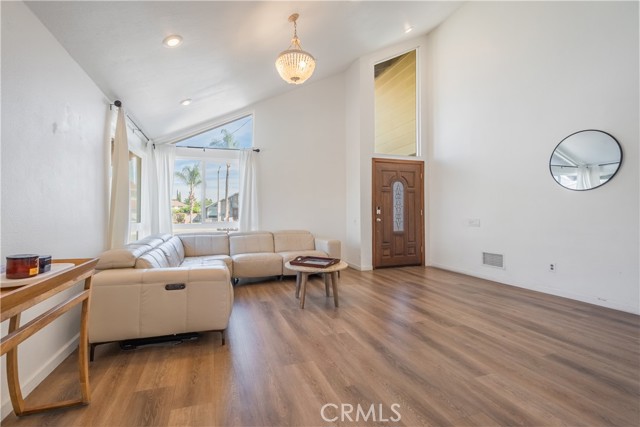 Detail Gallery Image 6 of 45 For 2410 S Sandpiper, Ontario,  CA 91761 - 4 Beds | 3 Baths