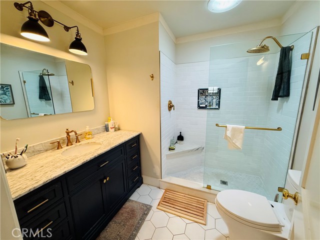 18071 Westlake Circle, Huntington Beach CA: https://media.crmls.org/medias/43e65b70-adeb-4111-a665-d11a9b522f48.jpg