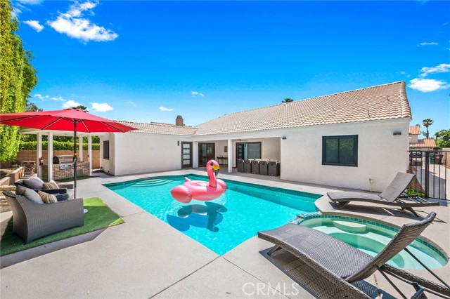 68870 Durango Road, Cathedral City CA: https://media.crmls.org/medias/43e7225c-1f41-43e3-9a66-c0070860a57f.jpg