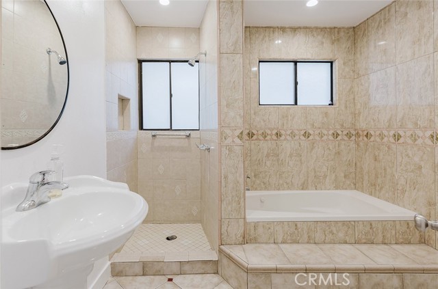 Detail Gallery Image 12 of 51 For 13631 Eldridge Ave, Sylmar,  CA 91342 - 4 Beds | 3 Baths