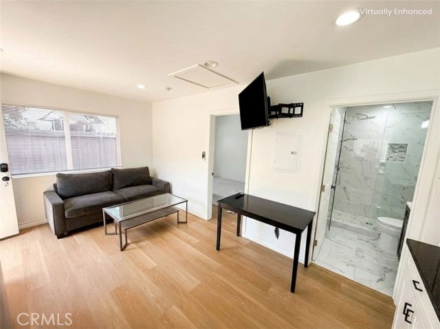 Detail Gallery Image 2 of 35 For 12610 Martha St #2,  Valley Village,  CA 91607 - 1 Beds | 1 Baths