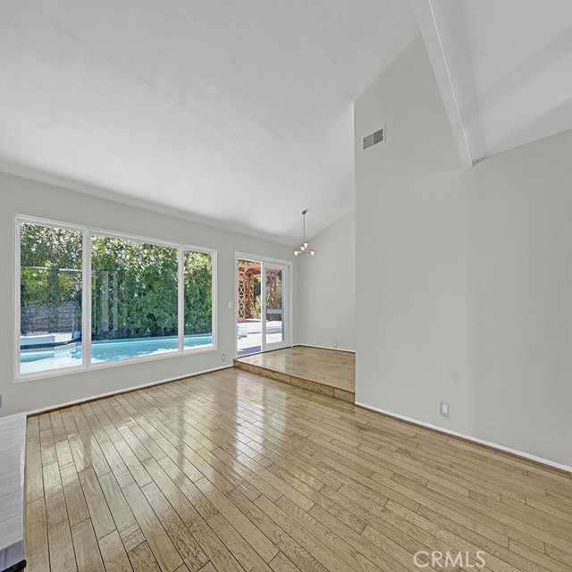 23020 Wrencrest Drive, Calabasas CA: https://media.crmls.org/medias/43e85f42-43b1-439a-ad99-03afb8df9458.jpg