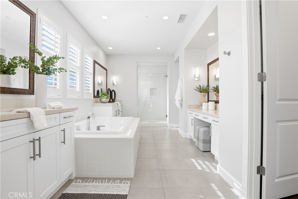 MLS #OC25270445 image #37