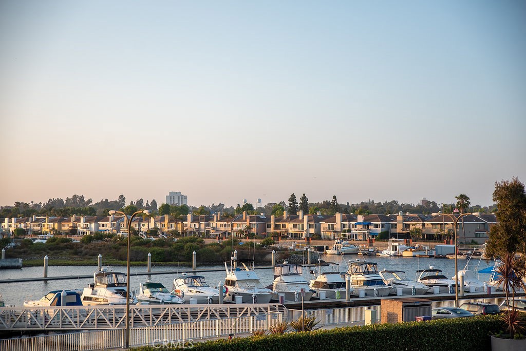 https://media.crmls.org/medias/43e9371a-aa38-40a7-a0e0-4d49220e755f.jpg?preset=X-Large
