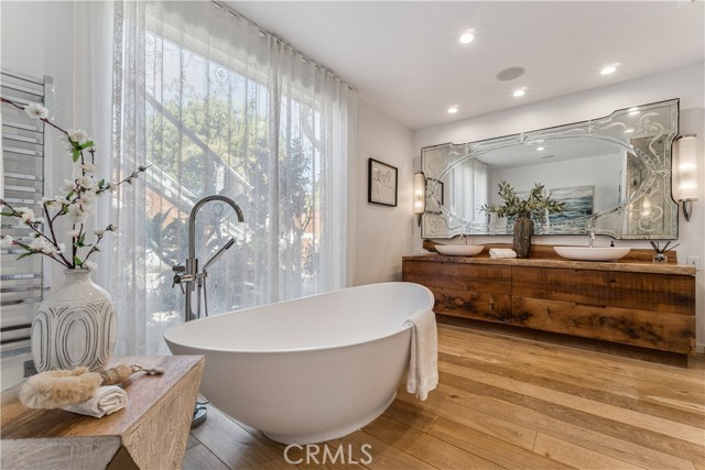 Detail Gallery Image 30 of 31 For 1619 Tower Grove, Beverly Hills,  CA 90210 - 4 Beds | 4/2 Baths