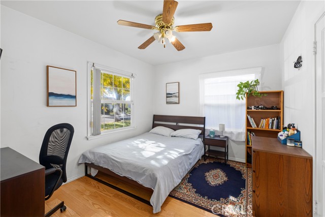 Detail Gallery Image 29 of 39 For 17419 Leadwell, Lake Balboa,  CA 91406 - 4 Beds | 2 Baths