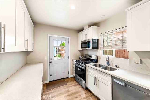 Detail Gallery Image 5 of 17 For 1301 W 132nd, Compton,  CA 90222 - 2 Beds | 1 Baths