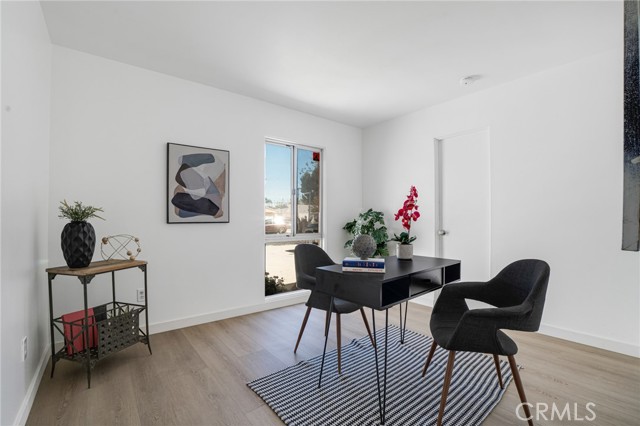 Detail Gallery Image 13 of 24 For 8207 Yarmouth, Reseda,  CA 91335 - 4 Beds | 2 Baths