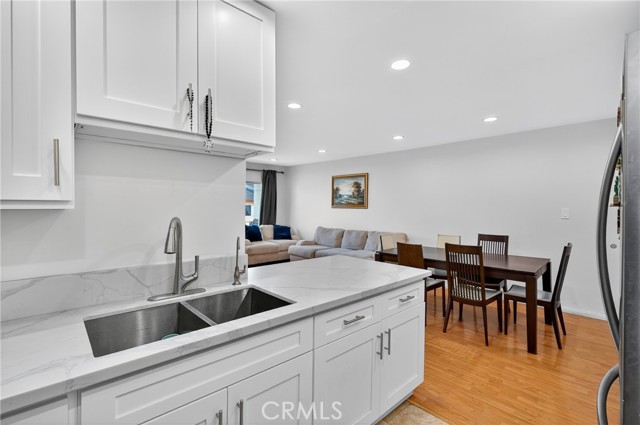 Detail Gallery Image 8 of 23 For 7826 Laurel Canyon Bld #17,  North Hollywood,  CA 91605 - 2 Beds | 1/1 Baths