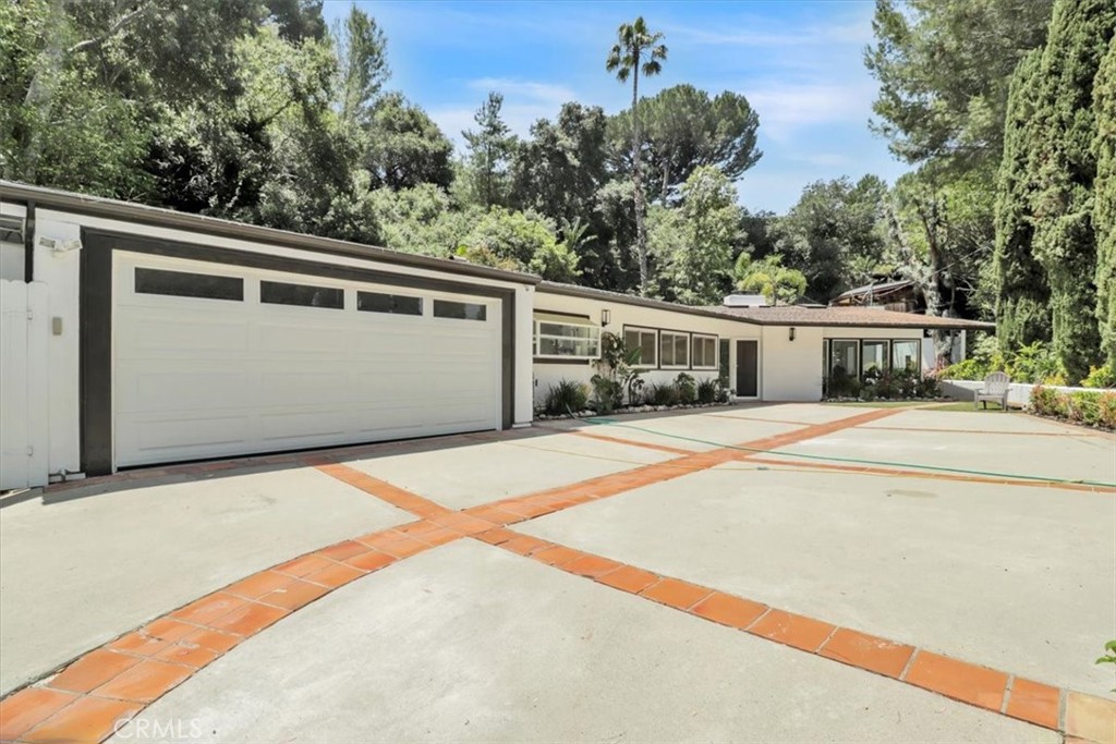 9466 Hidden Valley Place — architectural residence