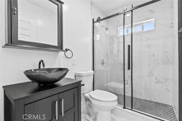 142 S Savannah Street, Los Angeles CA: https://media.crmls.org/medias/43eb39da-c521-4a47-8d56-f370fcf4746a.jpg