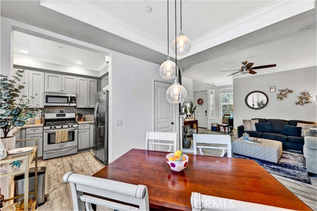 98 Hinterland Way, Ladera Ranch CA: https://media.crmls.org/medias/43ebbcbe-f423-47fd-8de0-413c35f88d77.jpg