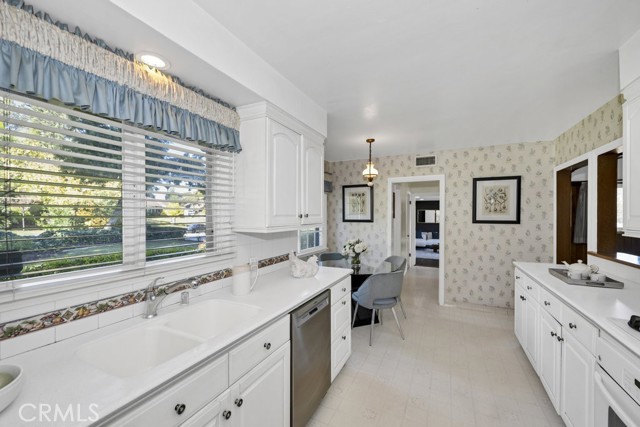 Detail Gallery Image 14 of 43 For 1310 Hollencrest, West Covina,  CA 91791 - 4 Beds | 2/1 Baths