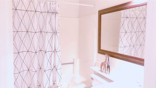 206 Alicante Aisle # 213, Irvine, California 92614, 2 Bedrooms Bedrooms, ,2 BathroomsBathrooms,Residential Lease,For Rent,206 Alicante Aisle # 213,CROC25148586