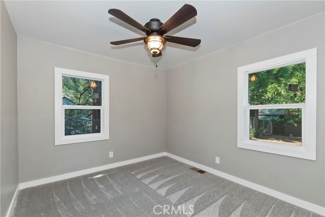 Detail Gallery Image 11 of 34 For 23984 Straight Way, Crestline,  CA 92325 - 2 Beds | 1 Baths