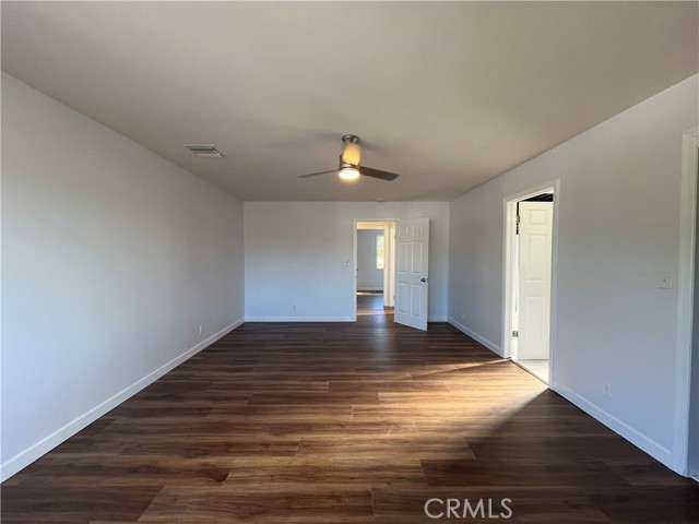 Detail Gallery Image 15 of 22 For 7522 Balcom, Reseda,  CA 91335 - 4 Beds | 3 Baths