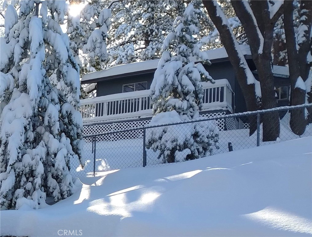 2713 Preston Drive, Running Springs, CA 92382