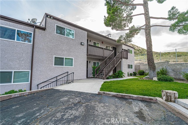 Detail Gallery Image 1 of 12 For 17847 Beneda Ln #20,  Canyon Country,  CA 91351 - 2 Beds | 2 Baths