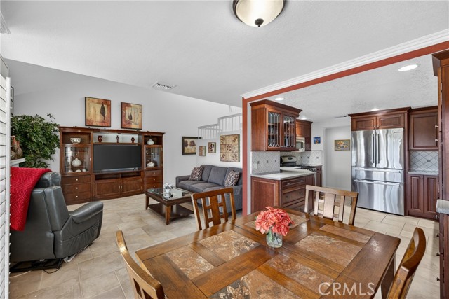 Detail Gallery Image 12 of 51 For 832 Trinity, Claremont,  CA 91711 - 3 Beds | 3 Baths