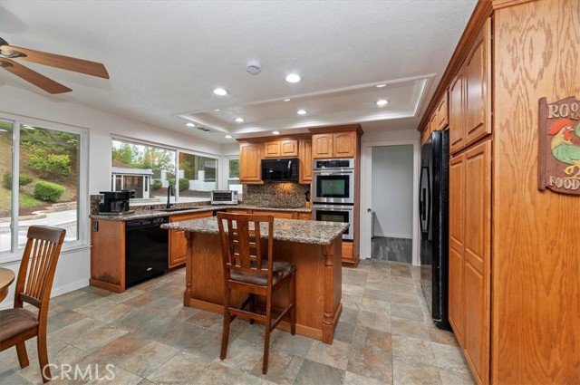 Detail Gallery Image 17 of 42 For 265 S Leandro St, Anaheim,  CA 92807 - 4 Beds | 2/1 Baths