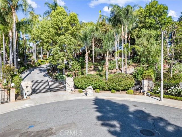 2360 Boulder Bluffs Court, Riverside CA: https://media.crmls.org/medias/43efe231-74ce-4ae9-9394-2207b4b8d16e.jpg