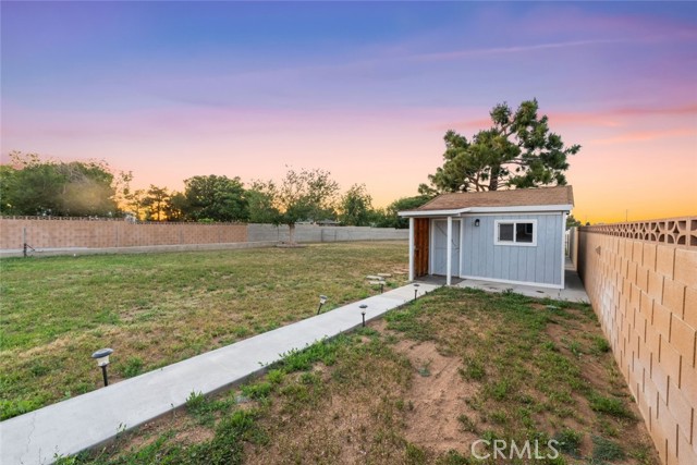 5111 W Avenue M2, Lancaster CA: https://media.crmls.org/medias/43f0128c-1e19-485d-92a6-2edc28a5c354.jpg