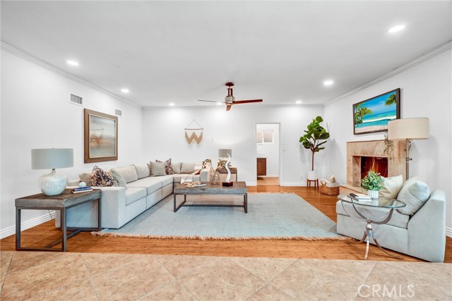 Detail Gallery Image 27 of 66 For 4121 Country Club Dr, Lakewood,  CA 90712 - 4 Beds | 5 Baths