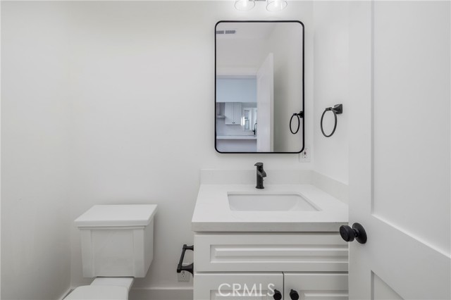 Detail Gallery Image 14 of 24 For 1821 Lake St, Huntington Beach,  CA 92648 - 3 Beds | 3/1 Baths