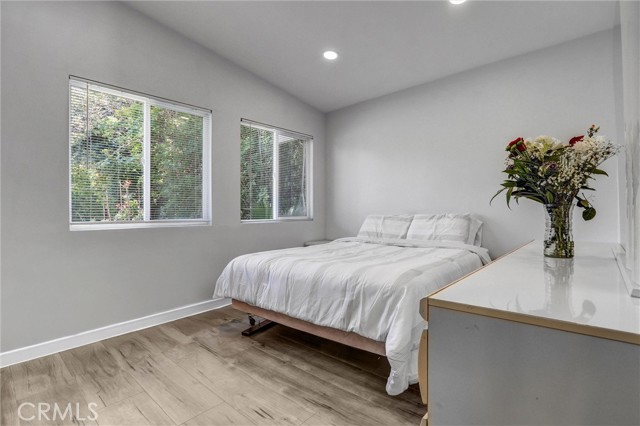 5115 Boda Pl, Woodland Hills CA: https://media.crmls.org/medias/43f1a246-e410-42fe-aebe-8edfb708f1cf.jpg