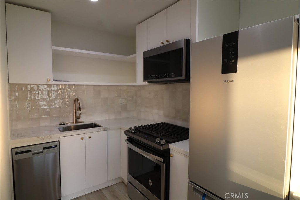 43f209b3 90be 46d7 8775 2989f5eac223